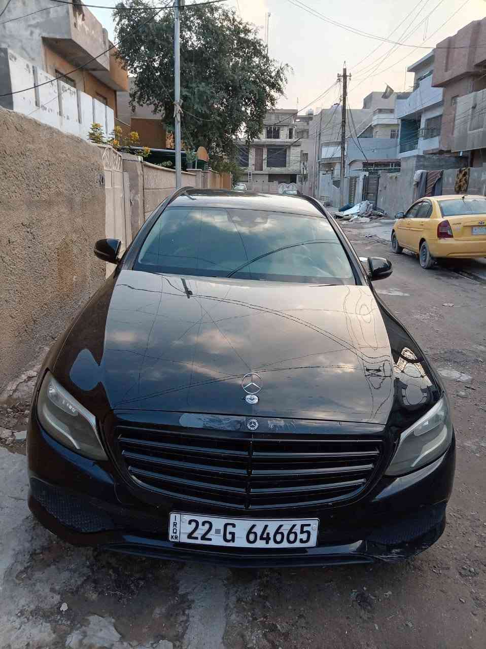 تنويه مكلف بلنشر عدك اي ستفسار اتصل برقم 
مرسيدس ستيشن ٢٠١٨ نظيفة جدا اربيلية مكفولة عدا شبر جاملغ امامي السعر دفترين ***********
