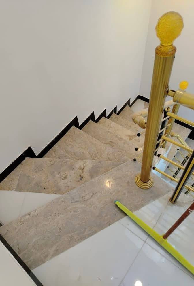 السلام عليكم ابيوت عدد ٣ مساحه كل واحد. 80 متر طابو صرف
مكانهن الناصريه حي شهداء شارع النص 
بناء جديد جاهز للأخير 
يحتوي على ٤ غرف وصالتين وصحيات واستقبال ومطبخ 
البيع حاضر فقط لافترا ولا اقساط 
خدمات كامله ش@-


**إذا كنت صاحب هذا الإعلان وتريد حذفه لأي سبب، رجاءا أرسل رسالة إلى الدعم الفني**