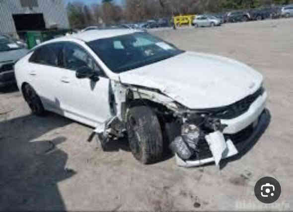 السلام عليكم 
كي فايف 2025 جي تي 
رقم بصرة شهداء باقي سنة ونصف 
وكالة عامة شكد متريد 
حادث مرفق في الصور 
مع صبغ قطتعين مخاواة بدون حادث ابد 
ماشية 4 الاف فقط نظيفة جداً اطارات وحدادية وكشر ومكينة
كل شي نظيف 
مكاني ذي قار شطرة 
السعر 193 
الاتصال ***********
