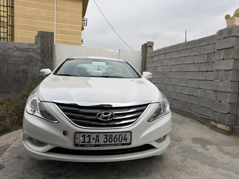 للبيع أو المراوس مع سوناتا ١٥ ١٦ ١٧
سوناتا ٢٠١١ خليجي ٢٤٠٠ بغداد باسمي سنوية لل٣١ بيها صبغ موضح بالسونار . كير ومحرك جديد . تدفئة تبريد .. تخم تاير . باتري جديد 
مواصفاتها 
شاشة وكاميرا 
حساسات خلفية
مري شفط 
سيارة نظيفة جدا مال جناي مكاني بغداد ابو غريب 
السعر ٩٨ وبيعا مجال بسيط
***********
أ
