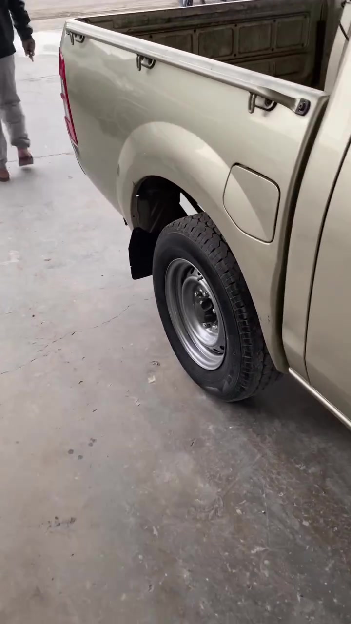 بوليش عام اي واحد يريد يسوي بوليش هذا رقمي *********** مكاني مجمع نور وره كراج بغداد قديم واهلا وسهلا بيكم
