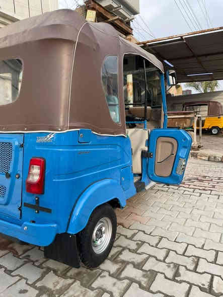 السلام عليكم للبيع موديل ٢١ امعمر دوس بس دراجه مكفوله رقم و سنويه اب اسمنه مال جناي مكان بغداد الحسينية مال راجديه شراي تصل ***********
