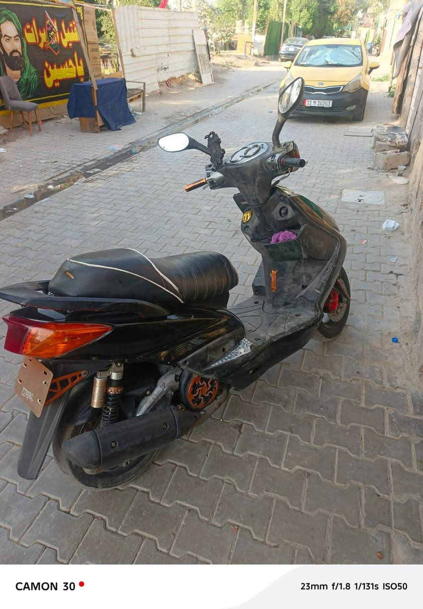 ليكم سكنس فحل ما مفتوحه كهربائيات كله شغاله دبل اشاره  بيه تزويد خارجي دبلات خلفي يدات بانزين قبق رقم شاصي قبق افلاوين قبق بانزين شلعه معدل كفاله عامه لا نضوح لا تبخير نكره سلف ترايك وين ماتريد مكاني زعفرانيه السعر 700بيه مجال الرقم ***********

