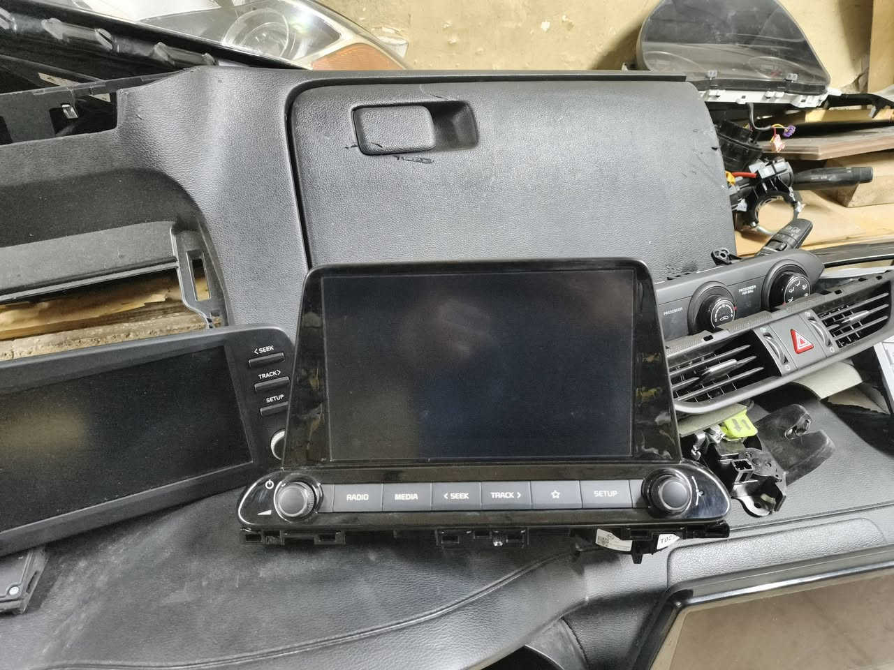 السلام عليكم تتوفر تفصيخ دشبول فورتي أمريكي جميع ملحقات دشبول رادرات جوزات بصمات بي سيم  قواعدفيوزات فريز تبريد فإن كونترول تبريد***********
