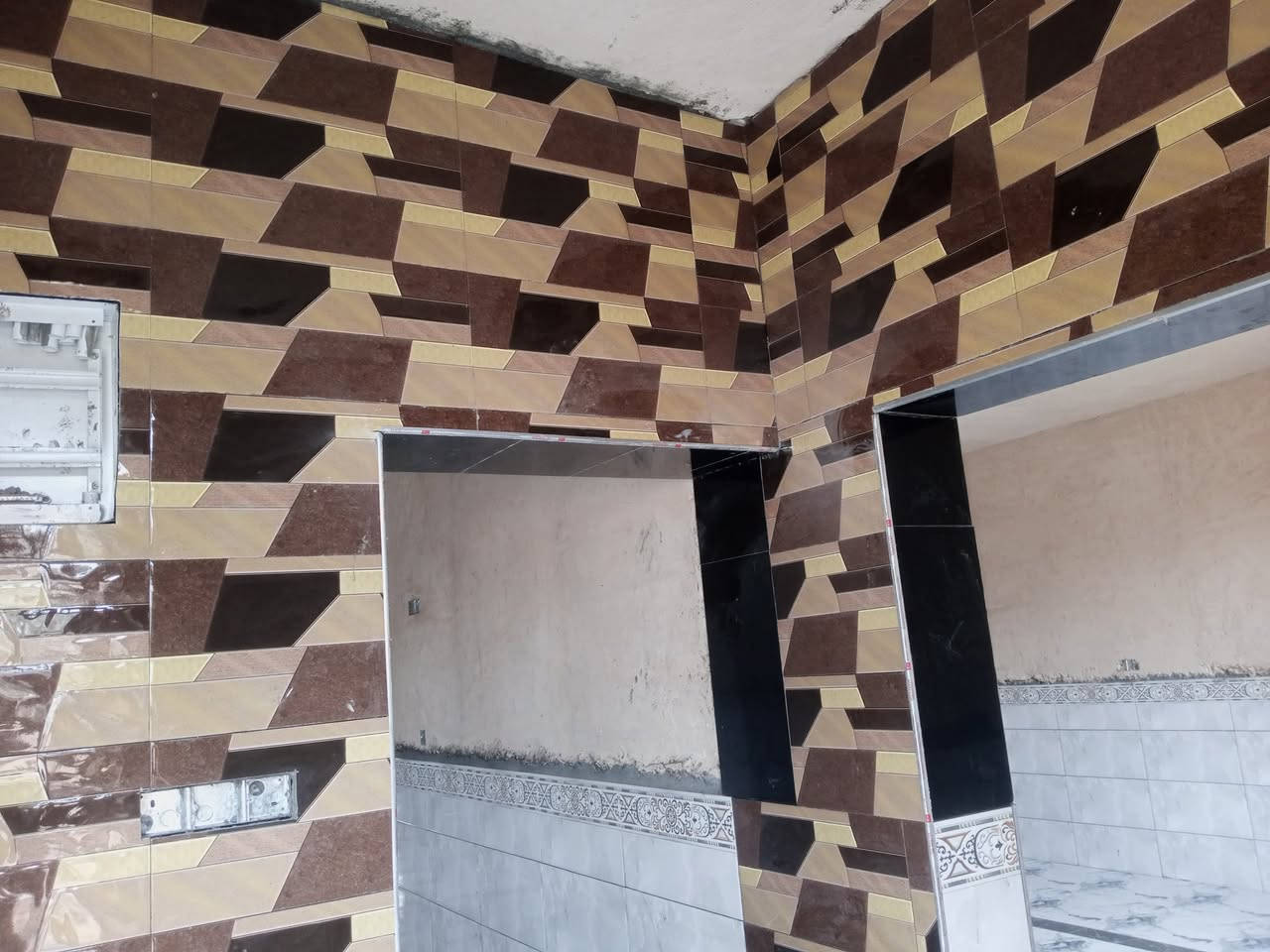 كادر سيراميك جدران ارضيات  واجهات ***********
