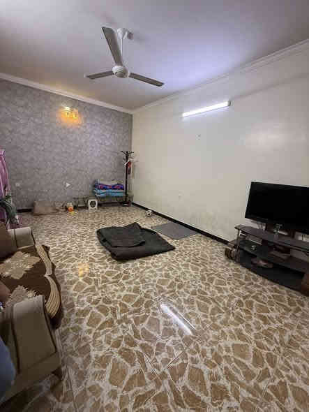 للبيـع 🏠 الكـرادة

عنوان العقار 📍 الكرادة خلف سبع قصور شارع فرايد چكن

🔶 المساحة 195 مـتـر

🔶 واجهة  10 مـتـر

🔶 سنة البناء 2013 

يحتوي على ثلاث طوابق وحدات سكنية بدرج خارجي

الطابق الارضي - صالة وهول ومطبخ وغرفة نوم وصحيات

الطابق الاول - صالة ومطبخ وثلاث غرف نوم وصحيات

الطابق الثاني - صالة ومطبخ وغرفتين نوم وصحيات

ــــــــــــــــــــــــــــــــــــــــــــــــــــــــــ
‎‏‎((شركة دار السلطان للعقار حيثٌ تَلتَقي الرُوٌية ,بلتَمَيٌز ))

❗️❗️ نسـتـقـبل العروض البيع الشراء والايجار ❗️❗️

بيع - شراء - ايجار - ادارة امـلاك - مقاولات عامة

‎‏‎📊كل ماعليك الاتصال أو المراسلة على الصفحة *ʲᵒⁱⁿ ᵘˢ*

 حسن زوانة *********** - ***********

‎‏‎الفرع الاول /عرصات الهندية مجاور فندق بلوم 

‎‏‎ الفرع الثاني /الـسـيـديــة الضباط مقابل افران الرباط

‎‏‎‏‎زبائننا الكرام بِكُم نَرتقي ونَتشرف بزيارتِكم ونَفتخر بخِدمتِكم ❤
