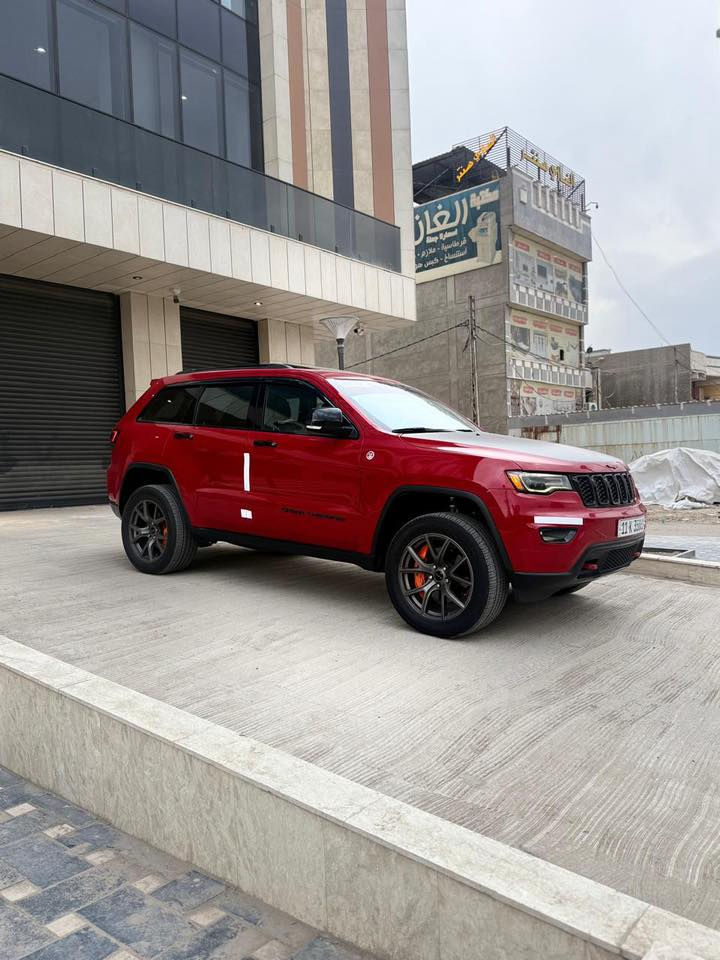 السلام عليكم
جيب  ترايل هوك هيمي 5700
موديل : 2018
ماشية :89
المواصفات 
( أعلى فئه بجيب )
بانوراما 
بصمة + بصمة ابواب 
تشغيل عن بعد 
جكات 
رادارات
قيادة ذاتيه 
تحديد مسار 
كامره
شاشة امامية وشاشات خلفية 
كشنات جلد + تدفئه + تبريد + لون احمر + كهرباء 2
التنته كنتاره 
ذاكرة خزن ميموري 
ماوس 
توقف ذاتي عند الاقتراب 
تحكم ستيرن جهتين 
كروز سرعة 
شفتات ستيرن + ستيرن كهرباء 
لايت زنون دبل عدسة + بلوجكتور زنون + لد امامي 
سستم صوت سماعات + دمام خلفي 
فور ويل 4x4 
مري شفط كهرباء 
ترحيب 
اشاير بالمري 
ويل كب بلاك 
هوك خلفي 
دبل كزوز 
الون : ماروني  مميز
الحادث : بنيد وجاملغات الاماميه بيهن كلير من امريكا
صبغ داير جاملغ خلفي بل عراق
 ( ايرباك طاك مرجع بلادي )
ملاحظة : السيارة جديدة جداً وجاهزه من كلشي بدون اي نقص السيارة تجيك رقم بغداد جديد تحويل مباشر
 السعر 235وبيها مجال

للاستفسار الاتصال على هذا الرقم ‭٠٧٧٢ ١٧٧ ٢٥١١
