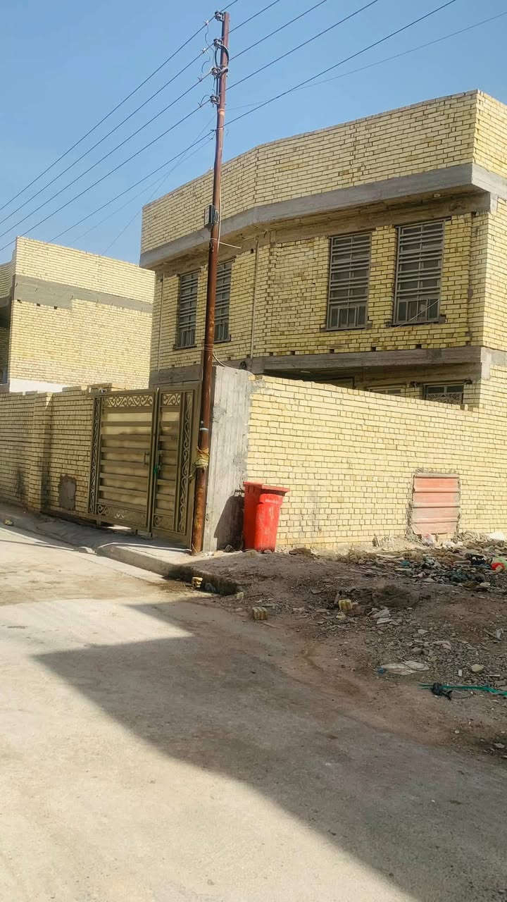 دار البيع  طابقين فول المكان الكماليه المعوقين كاع اخت ابو رشاد سند ٢٥ إقرار محكمه سند ابو الصورة المساحة ٢٠٠ م يحتوي الطابق الاول غرفتين نوم ٥*٥ صالة كبيرة ٧* ٤ ونص مطبخ بارد ٤* ٥ مطبخ حار طول ٧ عرض متر ونص + منور متر ونص + استقبال كبير ٧* ٥ + كراج ٤٥ متر 
_
الطابق الثاني يحتوي ع ٤ غرف نوم ٢ سويت حمام داخلي و٢ عادي وصالة كبيره وبيتونه وسطح كبير للاستفسار ع رقم ***********   يوجد واتساب ع رقم موبايل
