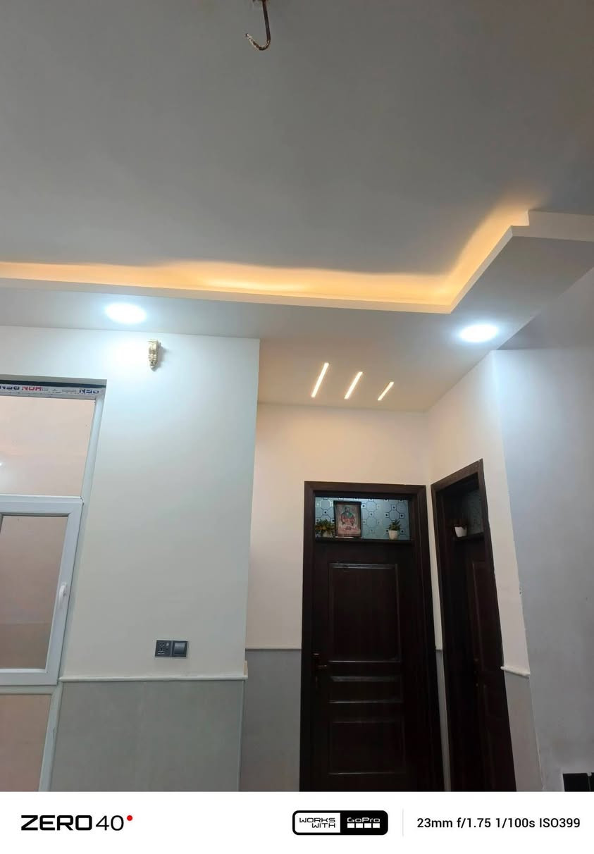 دار للبيع المساحة 200طابقين درجه اولى
بناء جديد طابوك جمهوي صب كونكريت اساس وسقف جسور  الع-------------------------------------------------------------------------
​💎 [نوع العقار: دار طابو زراعي  ] 💎
--------------------------------------------------------------------------
​📍 الموقع : [النجف الاشرف / مقابل ملحق قريه الغدير عله شارع المطار  ]
--------------------------------------------------------------------------
​📏 المساحة الكلية: 200متر طابقين  ]
--------------------------------------------------------------------------
​🏡 المواصفات الرئيسية: 
يتكون من : طابقين
 غرفة نوم 4➕ إستقبال ➕ صاله2➕ مطبخ ➕ 
مجموعات صحيه
--------------------------------------------------------------------------
​🌟 مميزات الدار : [: خلف الشارع العام الرئيسي ⚡ ➕ بناء الدار هندسي حسب المواصفات #العالميه 🌍🌐 ➕ الدار حرف  ]
--------------------------------------------------------------------------
​💰 السعر المطلوب: [ خاص وتدلل / "قابل للتفاوض"]
--------------------------------------------------------------------------
​📞 للتواصل والمعاينة الفورية:
​***********او مراسله واتساب *********** 

--------------------------------------------------------------------------
عندك بيت او عرصه وتريد تبيعهه راسلنه واتساب ***********
