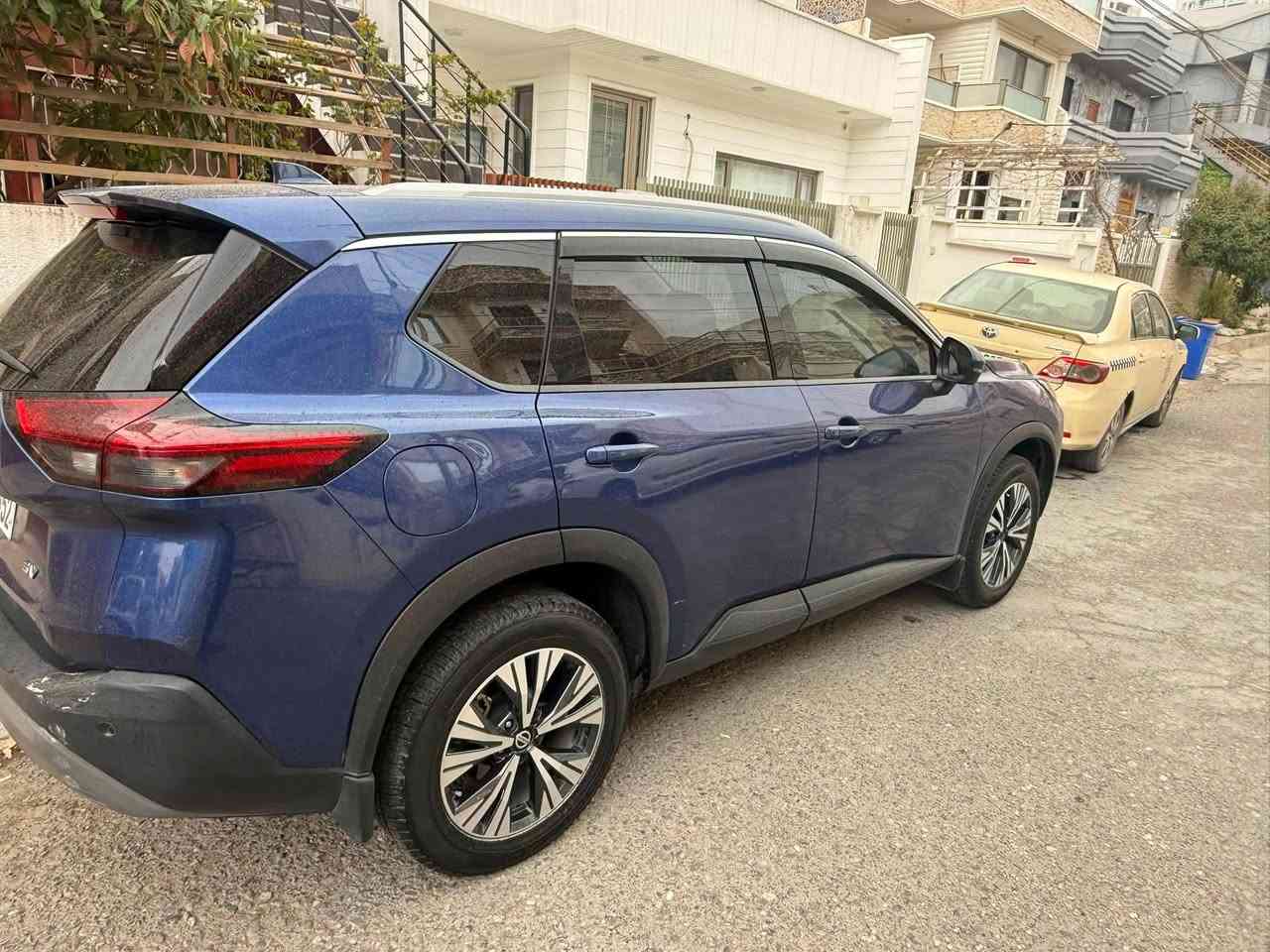 السلام عليكم للبيع
نيسان روج موديل 2021 
4 سلندر محرك 2500
صبغ جاملغ سكن وبنيد 
وبدون ايرباك ومابيه اي نقص  
السيارة باسمي تحويل او وكاله موصافات كندي فول 1/1
السيارة بيها باج تضليل ومذكور بالسنوية هم 
المواصفات: خمس كامرات 
بانوروما 
اربع بيبان بصمه
رادار 360 جانبي خلفي امامي
ماشيه69 الف كيلومتر
السعر: 180 وبيها مجال
العنوان: سليمانيه
الرقم: ***********
