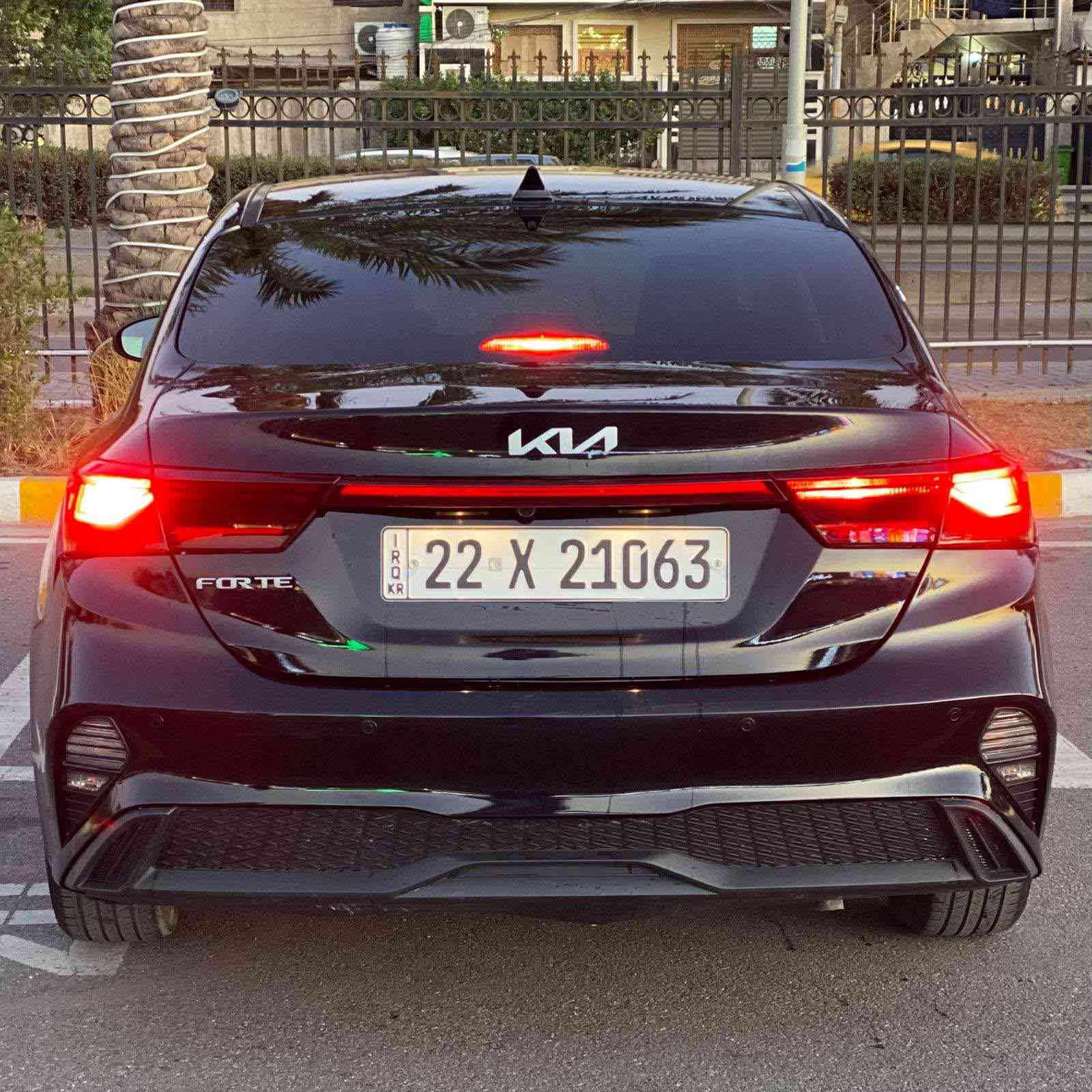 السلام عليكم : ( للبيع فقط )

كيا فورتي : موديل ( 2024 ) وارد امريكي

السعر : 156 ورقه 

موبايل : ***********1 
المنصور الداودي 
الغزاليه شارع مدير الامن  
ا———————————————

محرك : 2000 ( دوش ) 

السياره ماشيه : 28 الف 

فئة  : LX  ( لون اسود ) 

دخول وترقيم قبل يومين 

رقم اربيل وسنويتها الى سنة 2031

ا———————————————

مواصفات : 

سويج - شاشه ايباد _ كامره دواره- ويل كب - رادار امامي وجانبي وخلفي - اشاير بالمرايه الجانبيه - لايتات ليد 3 عدسات اصلي شركه -جميع ايرباكاتها سليمه- تحديد مسار - قياده اليه -4 انظمة قياده

ا———————————————

حادث السياره : 

قبغ الصندوق فقط  موضح بالصور 

ملاحظة : جتي من امريكا الجاملغ الامامي مرشوش كلير 

السياره جديده جدا بدون شخط ولا رصعه

وابيعلك الشرط السونار الرمادي, الأنبار
