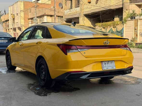 الانترا موديل 2021
فئه لمتد فول 1/1 للاخير 
ماشية 60  الف ميل 
حادث موضح بل صور تبديل دعاميه وبيها سونار قبل الصبغ الاصفر 
صدر موبس+ تخم تاير جديد 
كير +محرك+تبريد بلادي
داخل السياره ملكي ابيض 
بسمي تحويل ثاني يوم 
السعر 164 ورقه 
السياره بصمتين بيها
رقم الهاتف ***********
