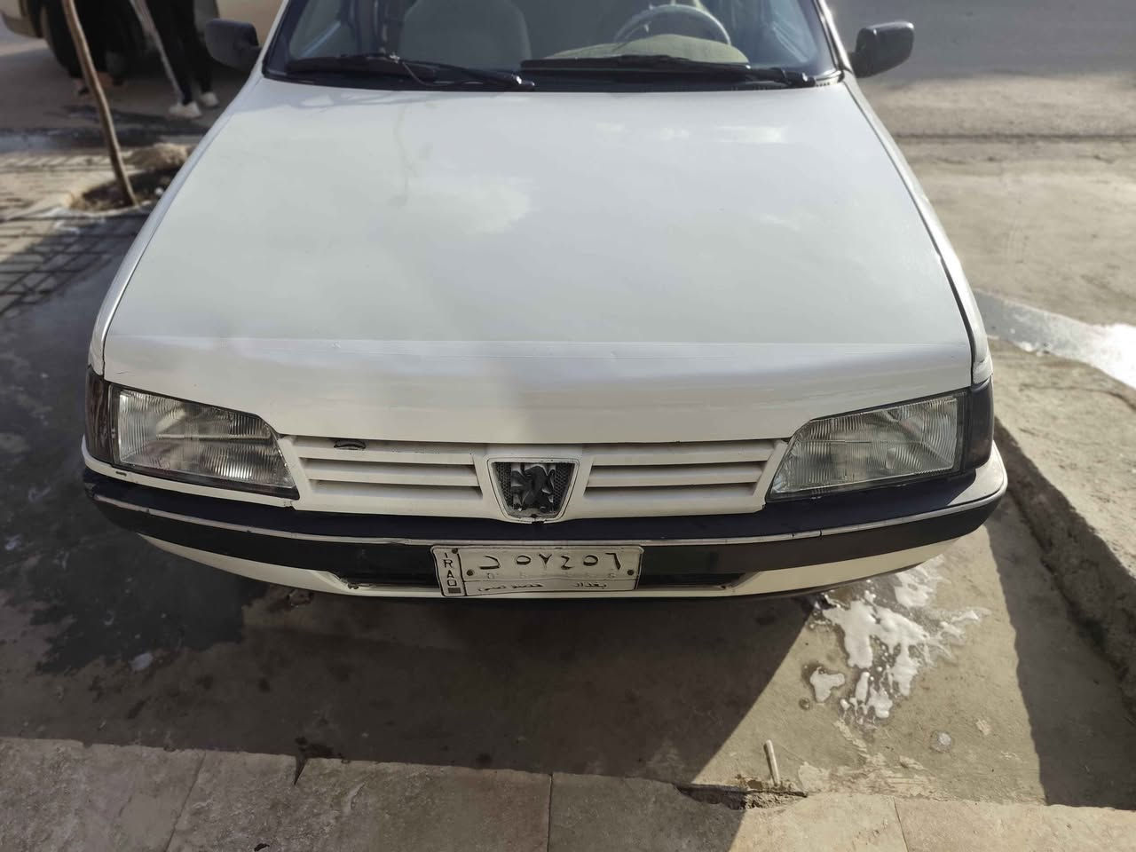 بیجو 405مودیل 2009 یه ک په له بویاغی هه یه ته حویل اصلیه سه نه وی پلاستیکه ته بریته هه مووگیانی به شه ت مالی دوسته  ژماره ی ته له فون *********** سلیمانی السليمانية, العراق
