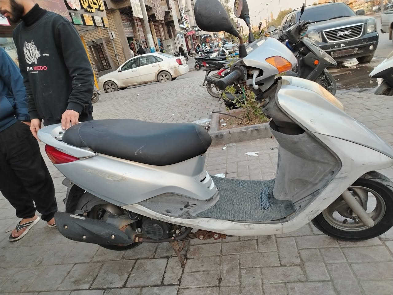 سلام عليكم
دراجه بريز لبيع 
جديده صارلهه أسبوعين نازله من الرمبه 
سعر  925
مكان بغداد مدينة الصدر الارفلي 
  ***********
