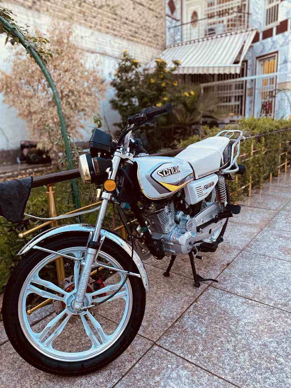 سلام عليكم دراجة سافان نظيفة حيل 2023 للبيع كاملة اوراق سعرة 575 بية مجال للشراي.  ***********
