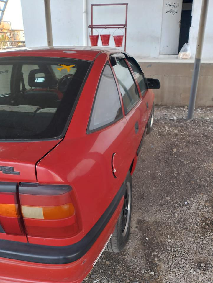 السلام عليكم

أوبل فكترا موديل 1993
محرك 2000 – گير عادي
رقم بغداد (مشروع وطني)

السيارة نظيفة جداً وبلادية 
المحرك والگير مكفولات
ما ناقصها شيء وجاهزة للاستخدام

السعر: 36 وبيها مجال 

📞 ***********
📍 العنوان: الأنبار – الفلوجة
