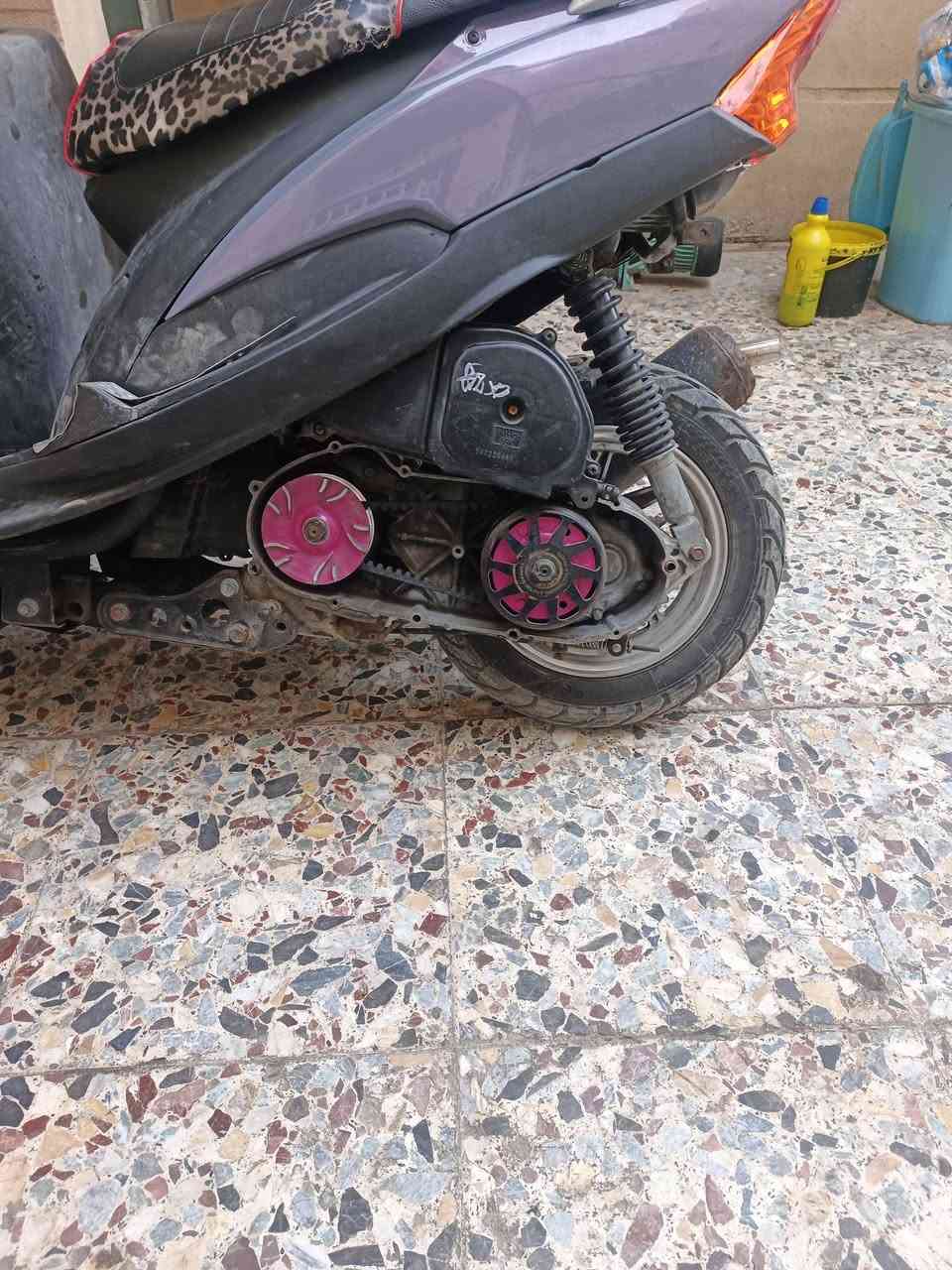 سلام عليكم دراجه ماكس عدله البيع                               الدراجه بيهه صالنصه صجميه                                       وبيهه كلجات WF تخم امي وخلفي                               وبيهه ويله ستيل                                                   و دوسات حديد مال كاعيه                                         وبكليت برتقالي  . وبيهه دمام.                                                   يعني الدراجه كامله مكله نكره بكل وكت                            مكاني بغداد (الشعه)                                               سعر 375 وبيهه مجال بسيط                                       ***********
