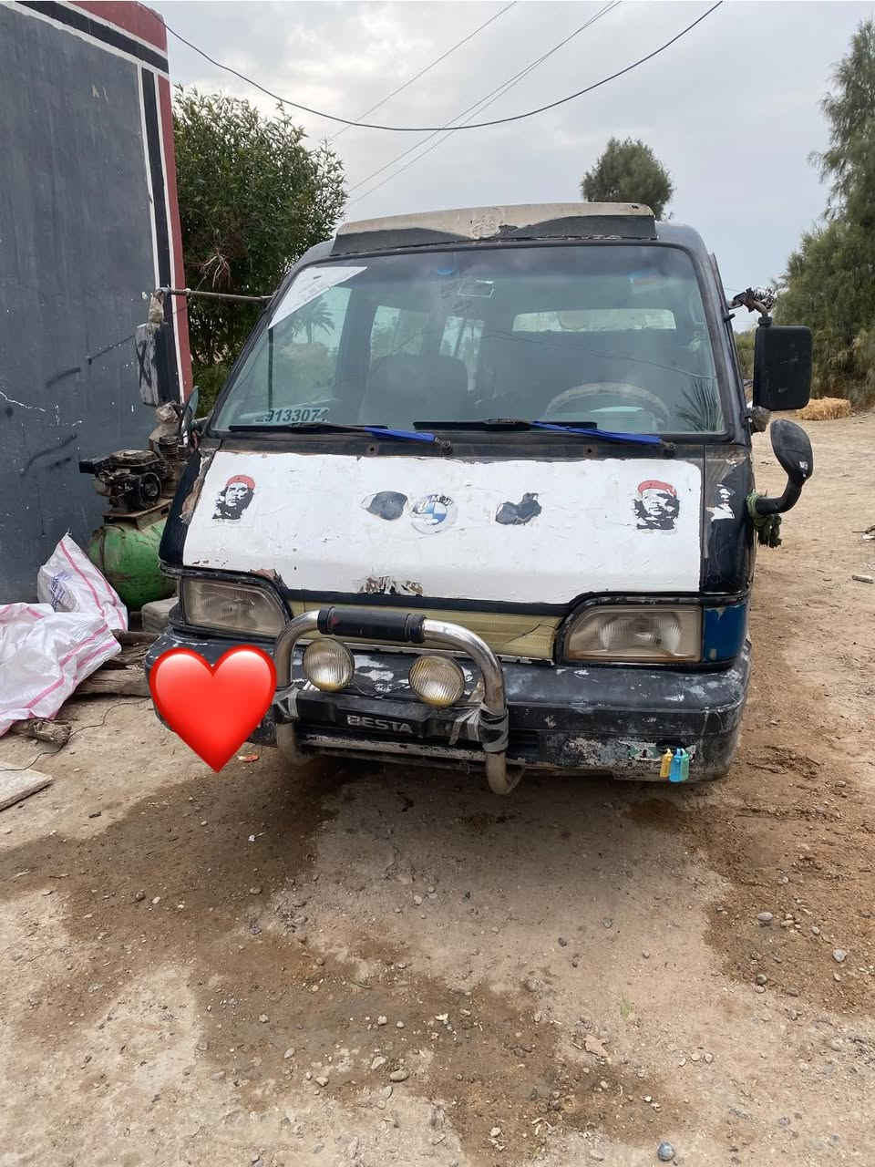 ‏سلام عليكم عيوني هاي السيارة بسته للبيع مكفوله قير محرك واكشن ***********￼
