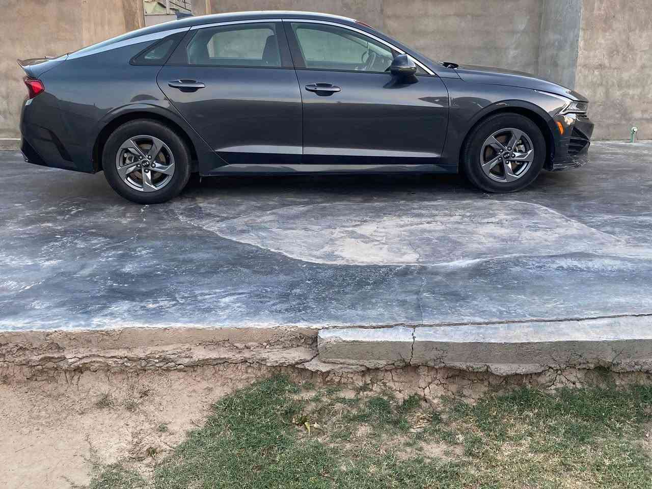 بيع سريع ومناسب .. السعر 137 وبيها مجال للطيبين

اوبتما K5 مديل 21 اربيل باسمي ضرر بنيد فقط بدون دواخل

السياره فول عدا الفتحه شواصي لغود مكفولات شرط سونار

كير صدر محرك تبريد كله مكفول عنوان التاجي 

هاتف ***********
