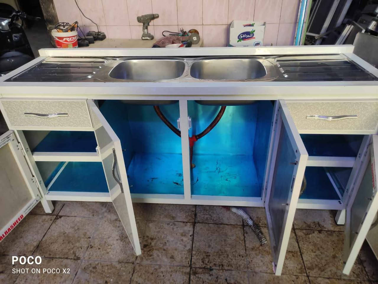 كاونتر وسنكي طلث قطع تركي وتسكام كلش كلش نضاف اي ضرر مابيهن مثل مشوفهن بصورة قياسات كاونتر متر ونص وسنكي مترين العنواننجف حي جزيرة سايدين مطعم العكايشي فرع جامع ثقلين *********** النجف, العراق
