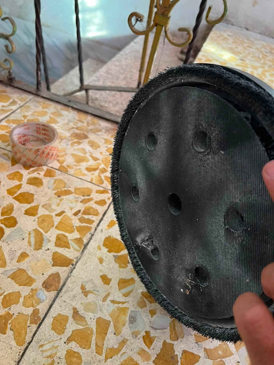 سلام عليكم عندي جلايه للبيع
للبيع استعملتها بس مره وحده غراضها كامله كلها وريد أبيعها  لأنو إني شغلي مو مستمر بل صبغ  العنوان بغداد الشعله 
السعر 100 قفل قفل 
رقم الهاتف ***********
