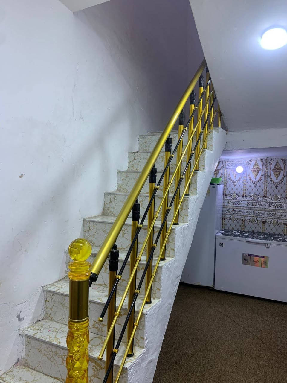 السلام عليكم امكلف بالنشر بيت في حي العسكري شارع معهد الأوائل قرب مولدة البصراوي جنس العقار طابو صرف المساحه ١٥٠ متر شارع ١٠ متر رقم صاحب الدار ***********
