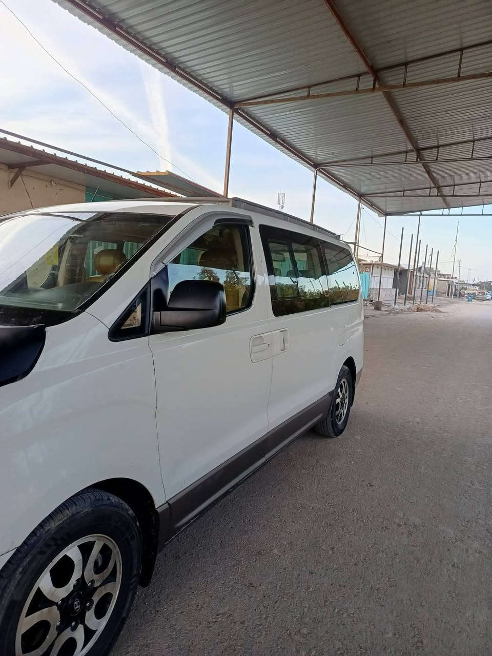 ستاركس موديل 2012 مفتوح ومحور مسكر باسمي رقم انكليزي مداور ثاني يوم كفاله تخم تاير حداديه تبريد شغال مكينه 12بلادي للاستفسار الاتصال على الارقام اتصل وتدلل
***********@***********
