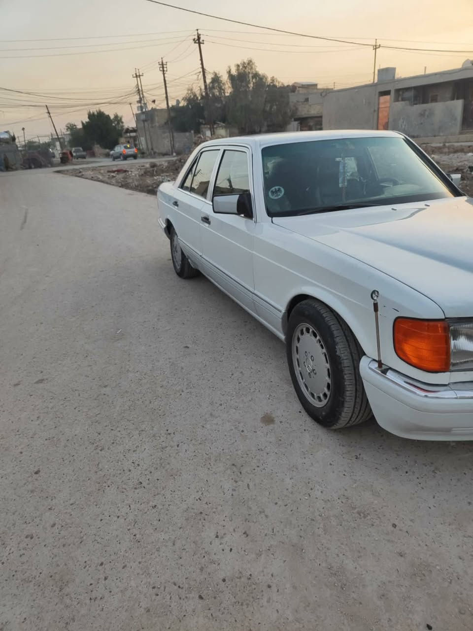 السلام عليكم ورحمة الله وبركاته 

مارسيدس رئاسي SE300 باب طويل موديل 1986

سياره كامله مكمله ما بيها اي نقص

المكينه بيها لاستيك ولف و رينك فقط 

السعر 70 و بيها مجال قليل 

مكان السيارة بغداد حي البتول

 رقم ***********
