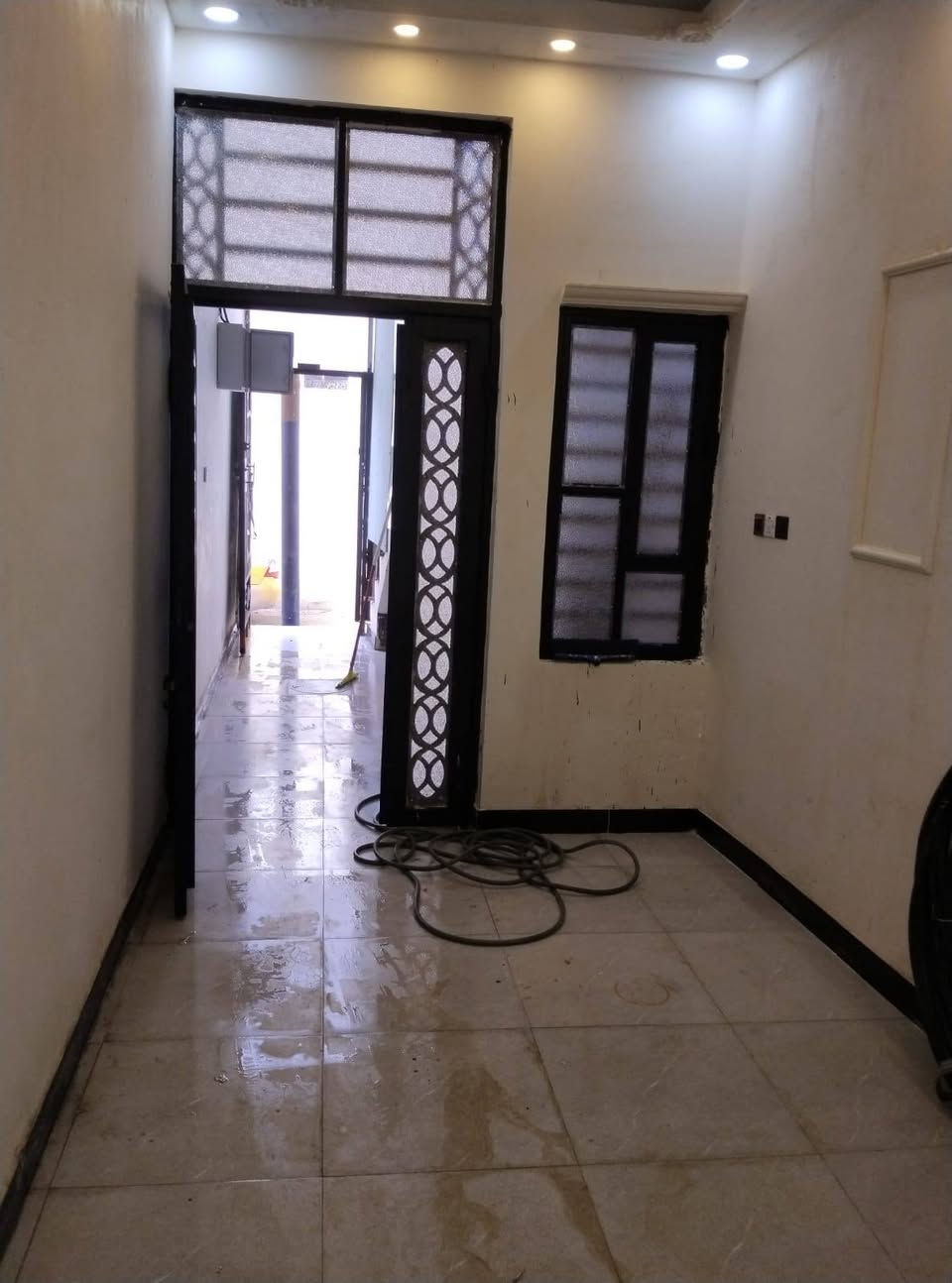 للأيجار مشتمل زغير أرضي بناء حديث وديكور  للأيجار يحتوي على غرفة واحده وهول وصحيات واستقبال  العنوان مناوي لجم قرب الباب الخلفي لمول  الخوره الجديد  سعر الأيجار 300الف قفل
  واتساب او للأتصال   *********** البصرة, العراق
