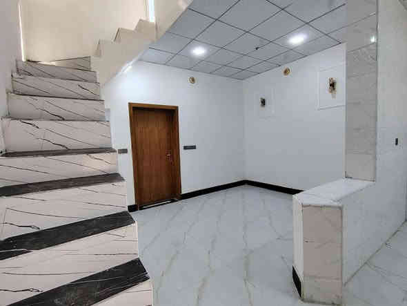 50 متر البيع على شارع المطار مقابيل ملحق القريه ماء وكهرباء واتبليط الحد باب بيت طابو زرعي سند 25 بناء طابوك جمهوري صب كونكريت سيراميك بورسلين ثقيل الاستفسار خاص او اتصال على رقم تالي *********** أو تساب *********** 
متوفر عدنه جميع المساحات وبنسب السعار تواصل ويه مكتب ألسنتر بملحق قرية الغدير بشارع 7سنتر
