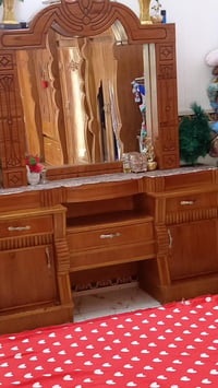 غرفه أخشاب للبيع سغر مليون و200وبيه مجال تفاصيل اكثر تصال 07733629320