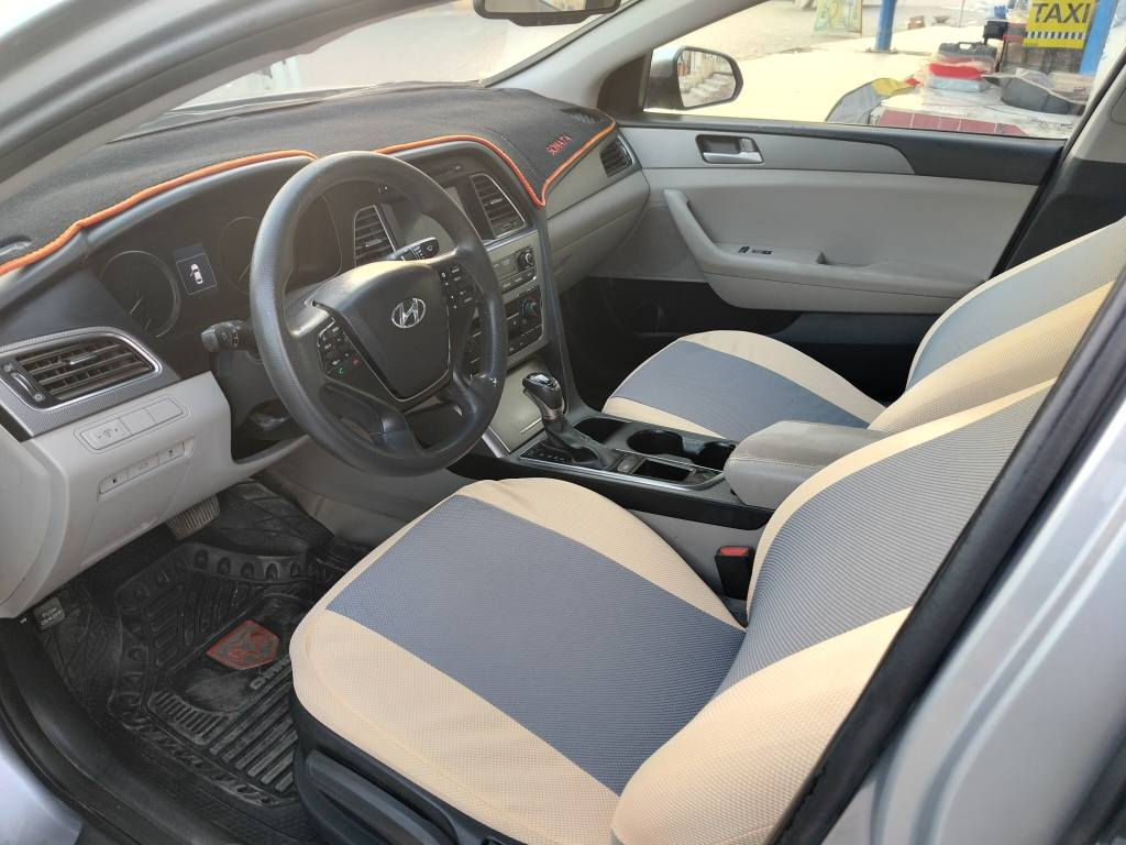 سوناته موديل 2016 حره تحويل ثاني يوم تبديل باب فقط وصبغ جاملغ الخلفي بدون دوخل مكينه مامفتوحه جاهزة اي نقص مابيه ماشيه 92 الف مكان ناصريه اتصل *********** شاشة كامره تحكم سترين ناصرية, ذي قار
