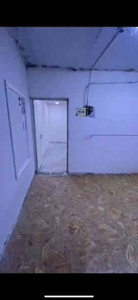 مشتمل بحي بغداد للايجار غرفه وصاله ومطبخ وحمام ب250 قفل *********** الي يريده ياخذله سكرين للمنشور ويدز
