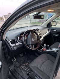 دوج جورني موديل ٢٠٢٠سياره بوند فقد صبغ بدون دواخل ثلاثه مقعد ٠٠مكينه ا...