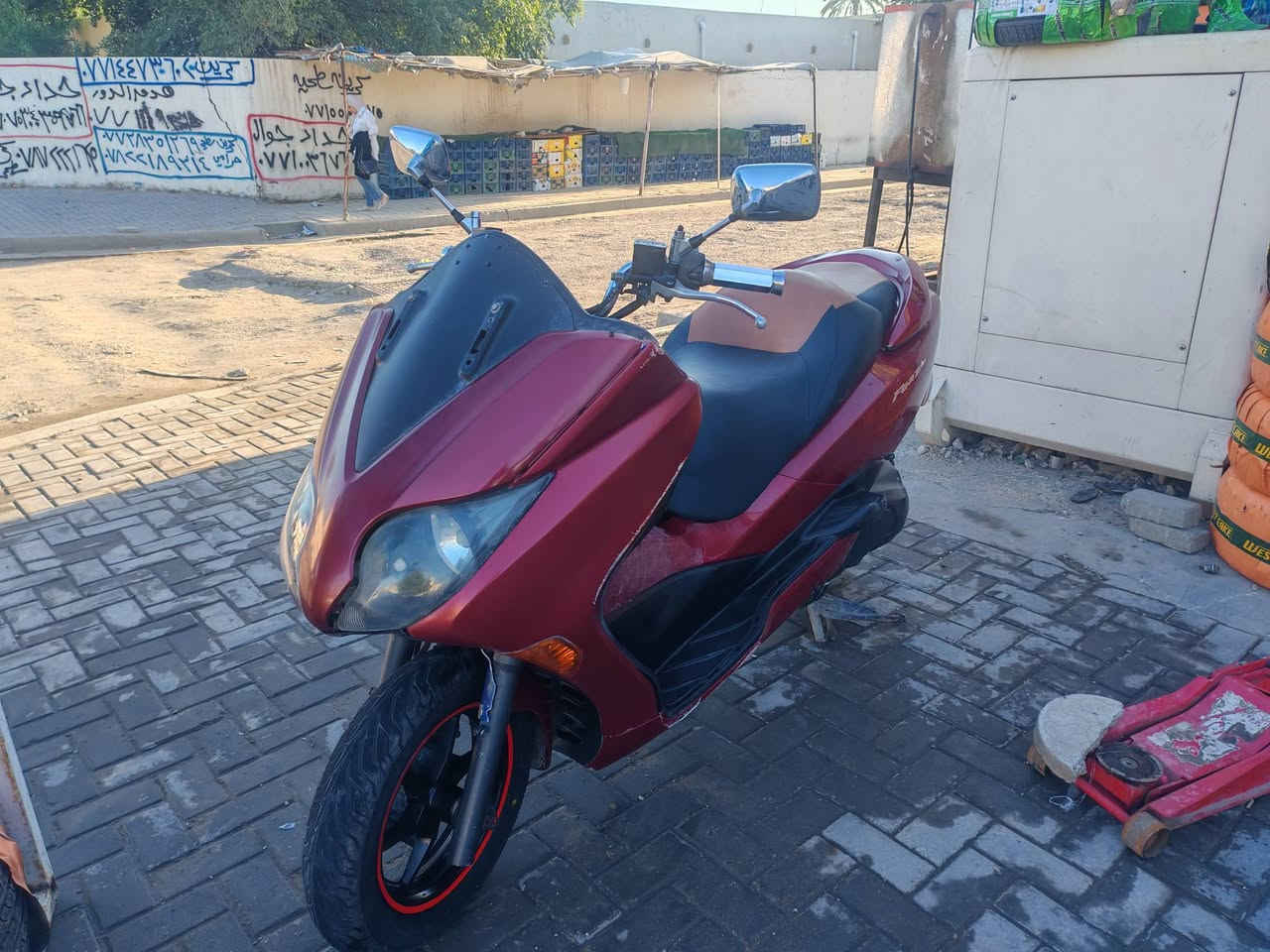 دراجة فولزة 0/10للبيع دراجة كير ومحرك فول 7كير نواقص بسيطة كلش كهربئيات كلهة شغالة
السعر1850وبيهة مجال ***********
