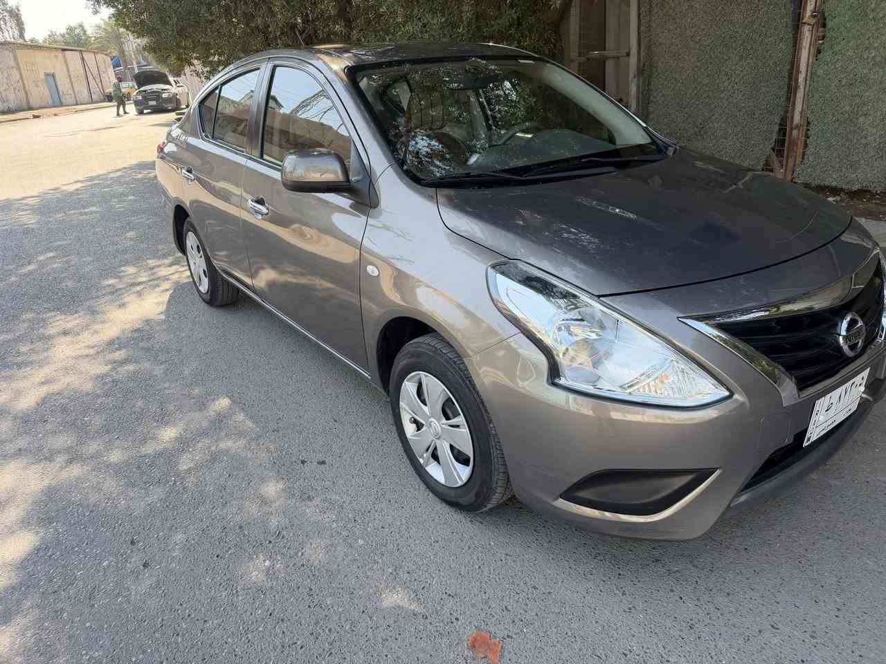 السلام عليكم
نيسان سني هندي موديل2020 
ماشيه 52 
ملاحضه السياره بيه باب صبغ اثار شخوط 
مكان السياره الكراده 
السعر: 105$ 
***********

