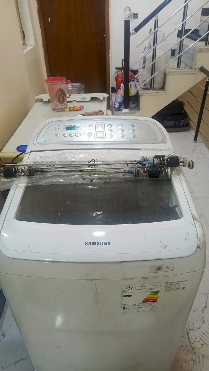 الحمدلله 
قامت للورشة متنقلة بصيانة غسالة سامسونج 
في منطقة العبيدي حي الرئاسة شارع عشرين 
بتديل دبلات وحساس الاهتزاز 
الاستفسارات او الاتصال 
***********

