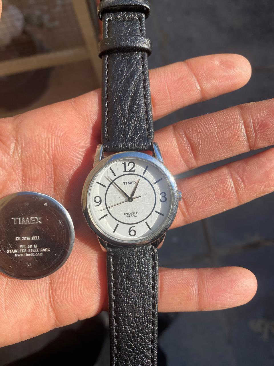 ساعه تايمكس انتاج قديم فنتج قطر 38 او 39 ضوئي نظافه عاليه بغداد ***********
