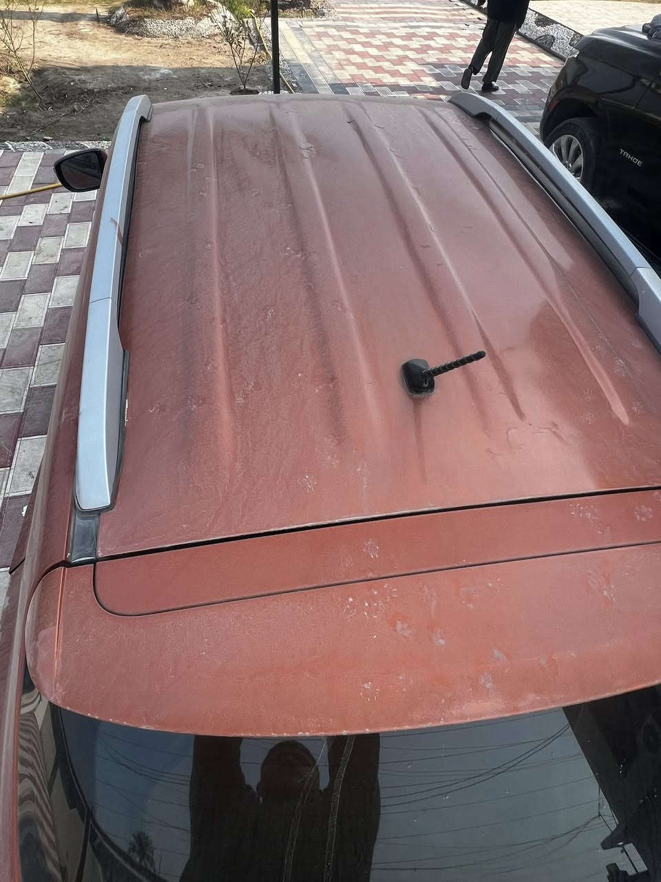 سلام عليكم توسان موديل2014رقم بغداد تحويل ثاني يوم سياره جدا نضيفه مثل ماموضح بالصور فقط يحتاجله بوليش السياره تطلع مرايه كشره جديد السياره رايدهه 125وبيها مجال وهذه رقمي***********متواجد واتساب السياره مصبوغه عام للجماليه
