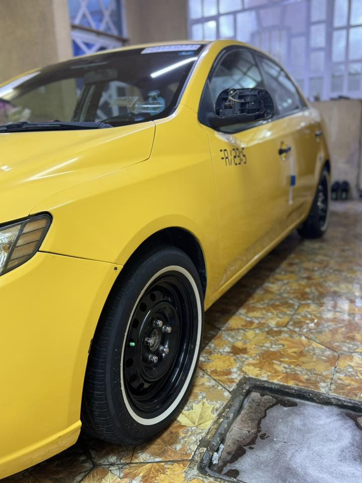 فورتي 2012
سلام عليكم فورتي 2012 بغداد أجرة 
وارد امريكي حادثها جاملغ الايمن 
سياره نضيفه وجاهزه خير من الله 
تخم تاير جديد
تبريد شغال 
كهربائيات كلها شغاله 
كير اوتماتيك 
سيارة بأسمي وتحويل مباشر
السعر 87 $
بغداد الزعفرانية 
***********
