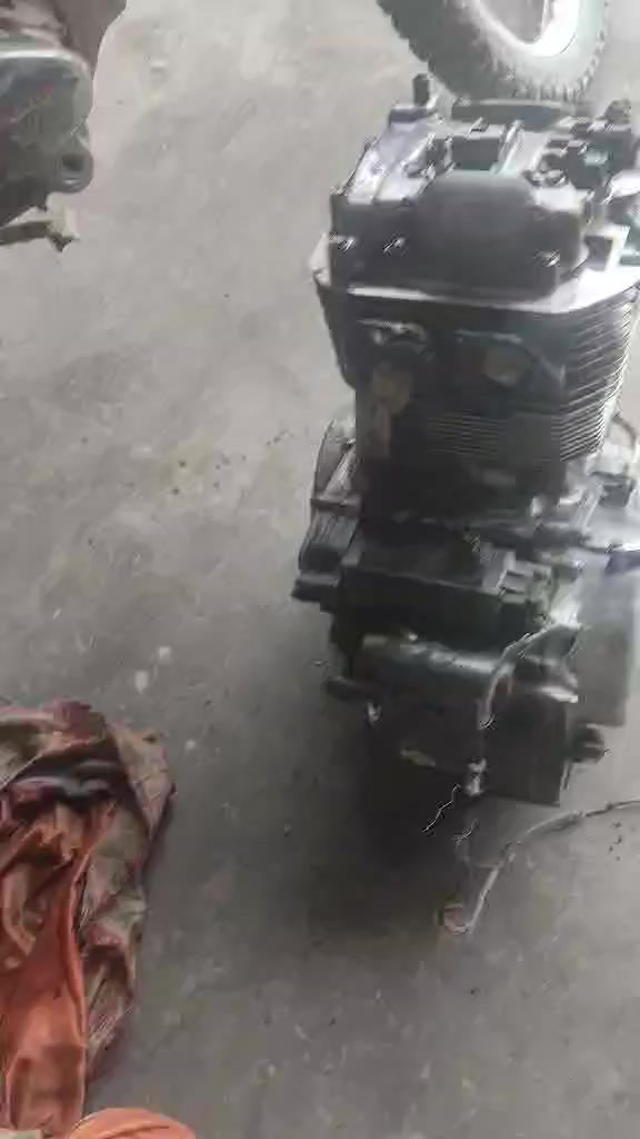 هذا المحرك اشتريته مال سوسوكي قفاز اشتريته لدراجتي ردت ارهمه ف حجمه كبير اليريده انا حاضر حله الحي الصناعي كراج مصدق الحداد.


**إذا كنت صاحب هذا الإعلان وتريد حذفه لأي سبب، رجاءا أرسل رسالة إلى الدعم الفني**