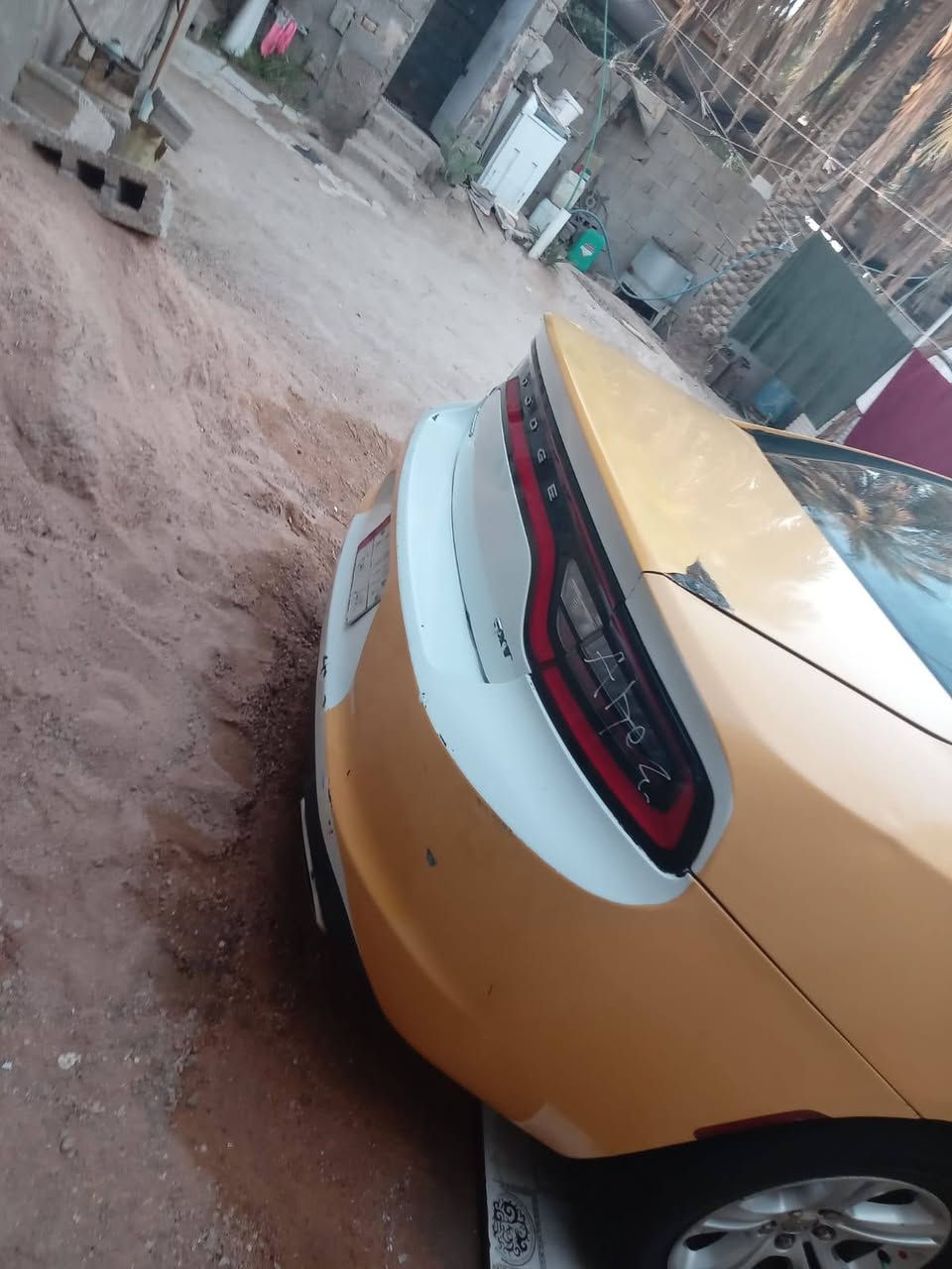 سلام عليكم جارجر البيع 2016 اصل حادثهه جاملغ  وبنيد بدون دواخل  رقم انبار خطة كربلاء ناصريه  مكان السيارة كربلاء  السعر 165 وبيهه مجال رقم الهاتف ***********
