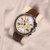 Zain_Watch ساعة رجالية ماركة CARTIER  المواصفات  .اللون ابيض حليبي .سا...