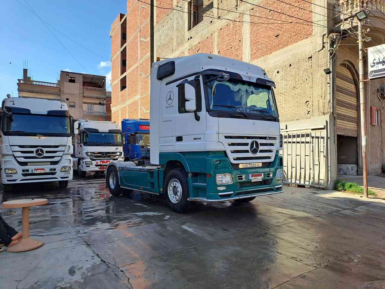 بســــــــــم الله ماشــــــــــــاء الله 
 للبيع.  MB2
موديل        2007      ميجا اسبيس 
محور          3.90      أرب 
فتيس         240
مكنه          1844

     👈يوجد كاش  تقسيط استبدال  ⚠️

    العنوان 
الفروسات- مركز -المنزله -دقهليه 
     تليفون 
01096642282       عمرو 
01288774988             محمد 
01277780113               عمرو


**إذا كنت صاحب هذا الإعلان وتريد حذفه لأي سبب، رجاءا أرسل رسالة إلى الدعم الفني**