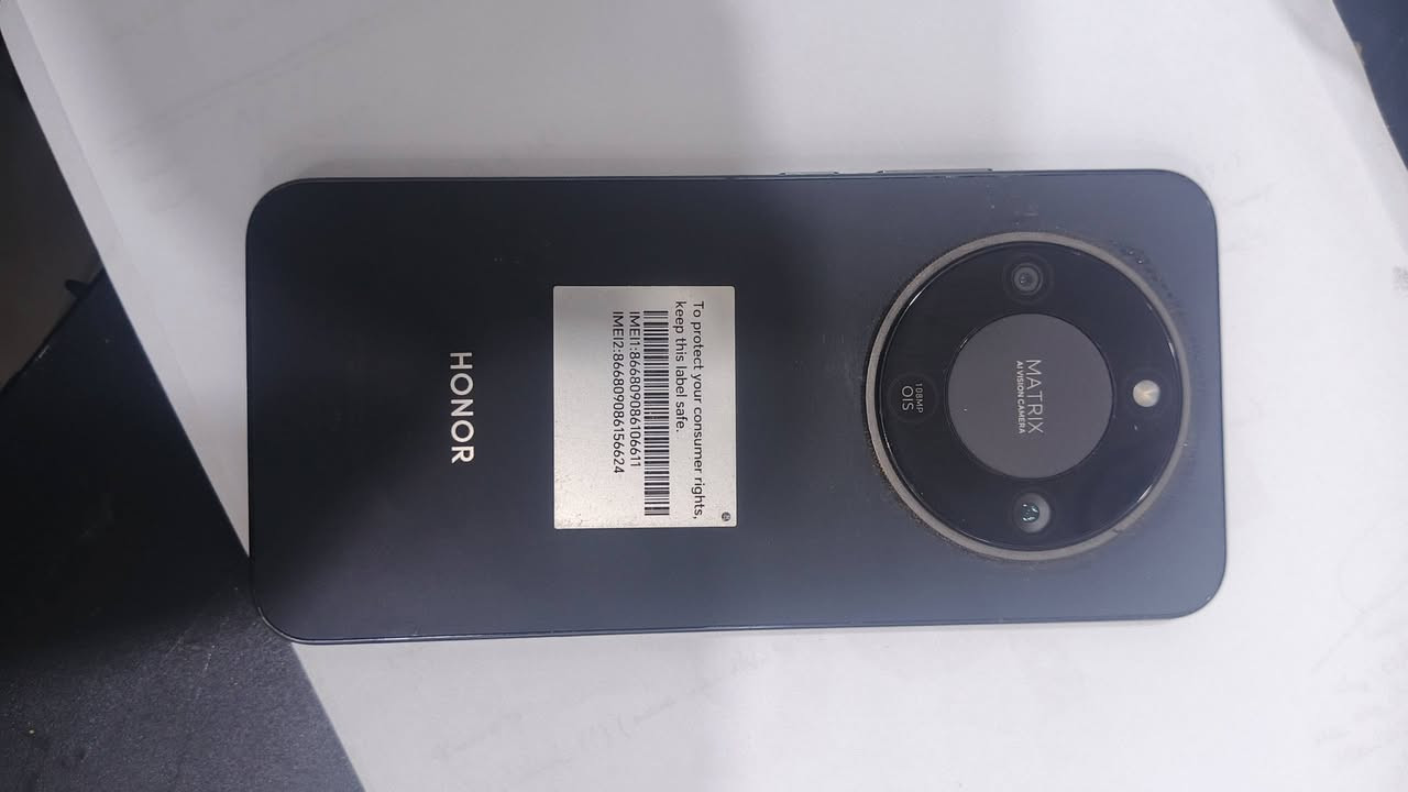 Honor x9d
السلام عليكم عندي honor x9d 
ذاكرة ٢٥٦ رام ١٢
نضافة ٩٩% غراضة كاملة 
غراضة كاملة 
مكاني بغداد زيونة السعر ٤٤٠ وبي مجال بسيط
اي استفسار خاص او واتساب 
***********
