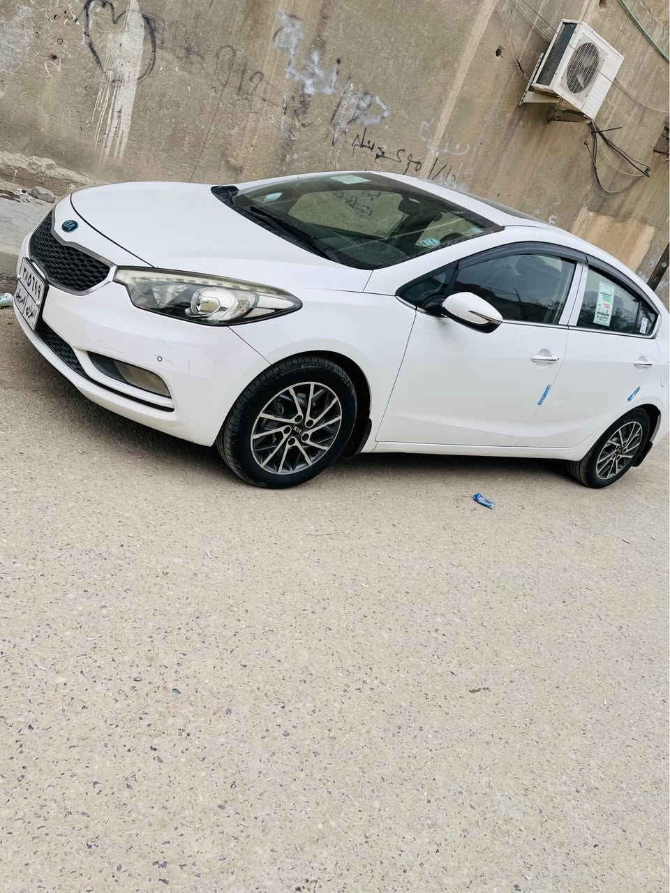 السلام عليكم كيه سيراتو مديل 2016 رقم أربيل وكاله وتحويل السياره مكفوله من كلشي حته من البارد فول مواصفات فتحه لد امامي وخلفي شفتات استيرن تبريد قطعتين مكينه 1600 شاشه  للاستفسار *********** شط العرب, البصرة
