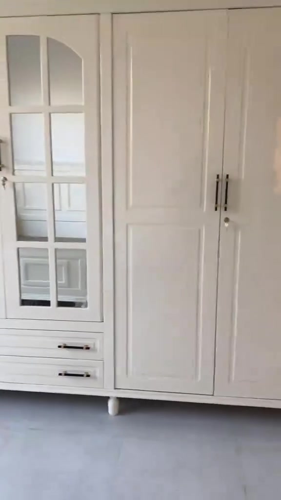 انتاج معملنا📌هذه التصميم حسب طلب الزبون باقي😍 التفاصيل بالفيدو للاستفسار والطلب #واتس*********** اتصال☎ 
غرفـه خمس 5/ ابواب  تقطيع داخلي حسب طلب الزبون 
١.اصباغ حراريه🪞🤍٢. حفر cnc

📌 موقع المعمل عفك شارع #المستشفئ بدايه حي اور قرب مخبز العسل.
