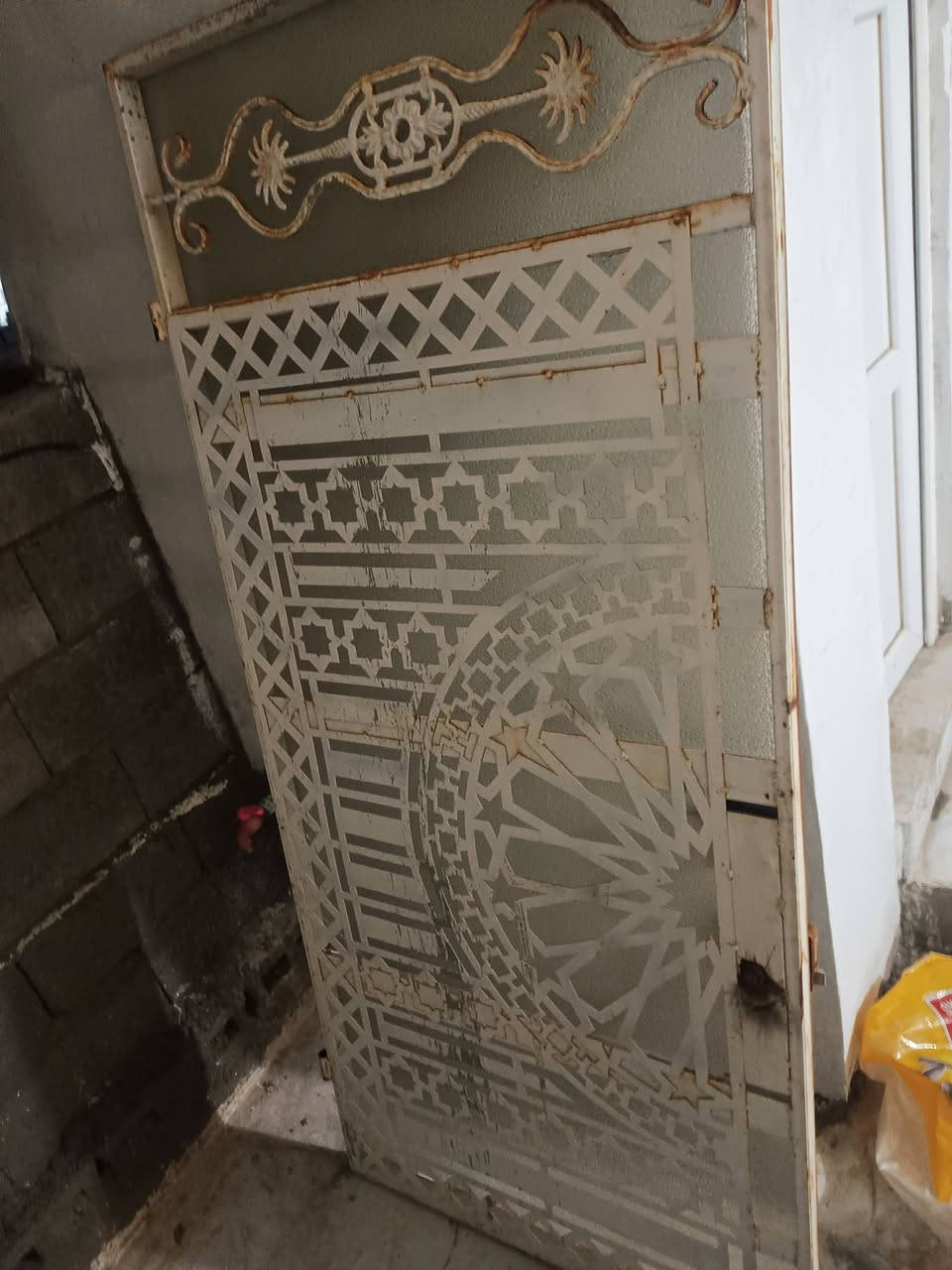 لبيع مكاني تقاطع ساده  اي نقص مابيه سعر 30 وبيه مجال ‏‪***********‬‏
