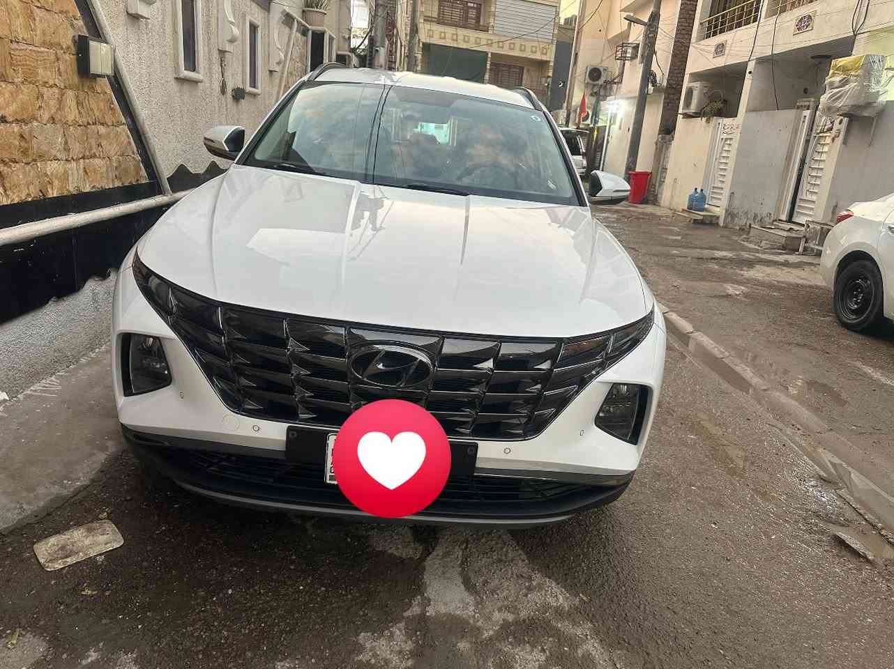 السلام عليكم توسان موديل ٢٤ ماشية ٤١ مكفولة من البارد والصبغ بيه رصعتين كلش صغار ممبينات  السعر  قفل قفل 215 عنواني بغداد الكرخ شارع الربيع قرب محكمة حي العدل 
***********
