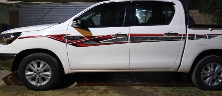 السلام عليكم ورحمة الله وبركاته 
هايلوكس موديل ٢٣  رقم اربيل  ماشية ٥٠ الف سيارة حييل نظيفة بيها فقط  ملاحظة بسيطة تعديل خفيف   اثر شخط بالجاملغ الخلفي  للاستفسار الاتصال على الرقم *********** موقع السيارة صلاح الدين
